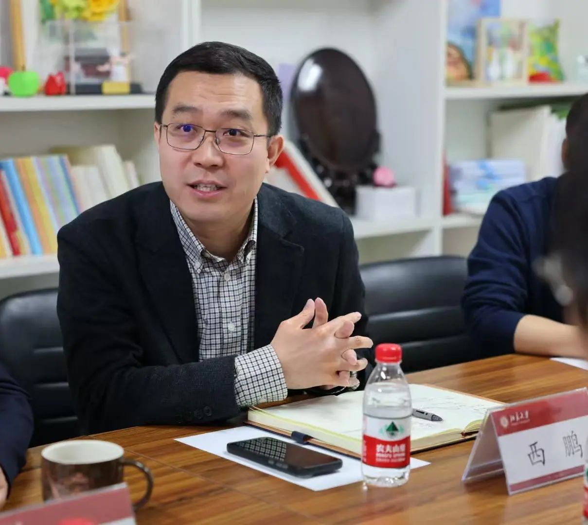 b409cff2f8944b08b279fee77c0532f2.jpg b409cff2f8944b08b279fee77c0532f2.jpg